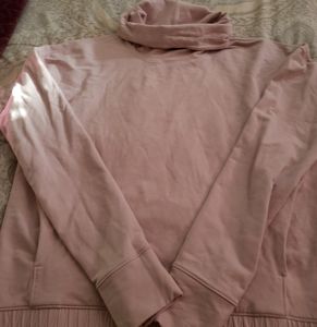 Lululemon Women's sweater